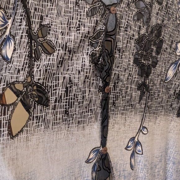 Kokomo Scroll Flower Blue Convertible Scarf. One size. - Picture 4 of 8